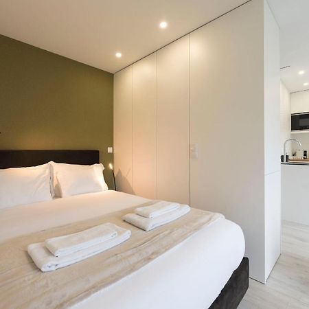 Lovelystay - Modern Loft With Gym & Free Parking Minutes Away From Cbd بورتو المظهر الخارجي الصورة