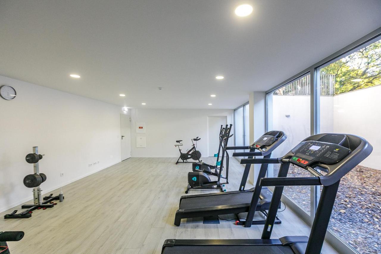 Lovelystay - Modern Loft With Gym & Free Parking Minutes Away From Cbd بورتو المظهر الخارجي الصورة