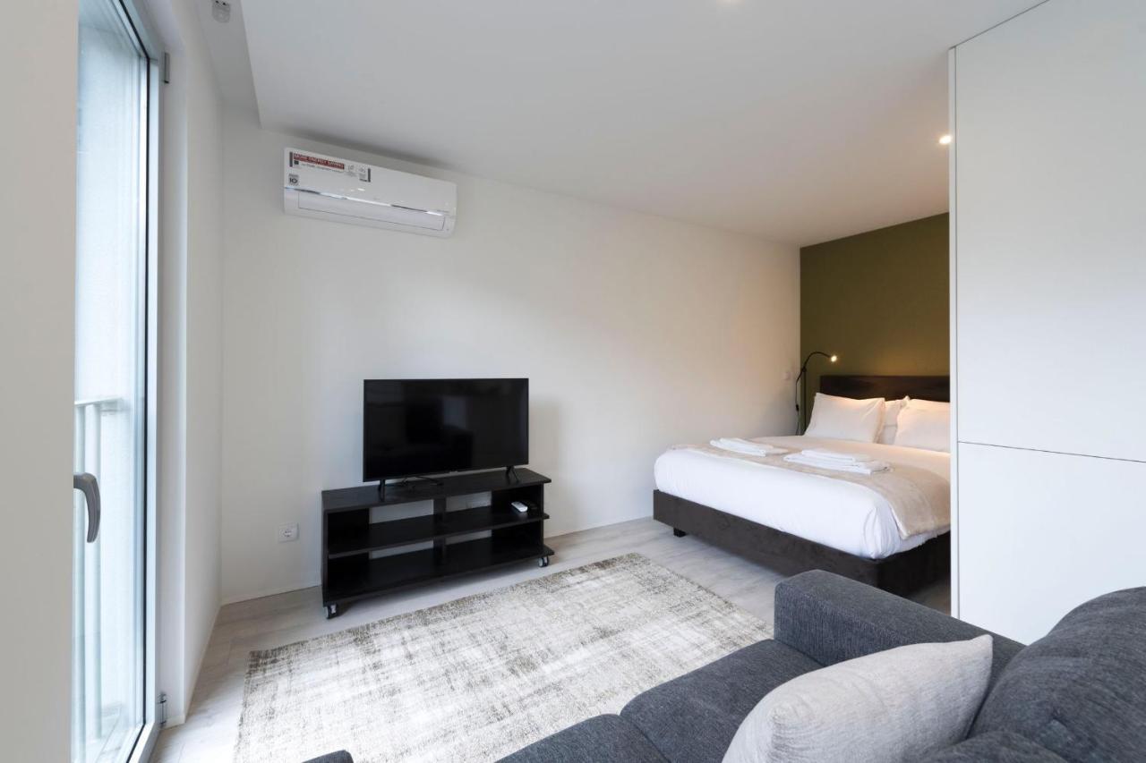 Lovelystay - Modern Loft With Gym & Free Parking Minutes Away From Cbd بورتو المظهر الخارجي الصورة