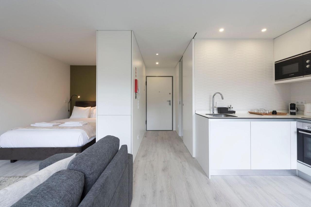 Lovelystay - Modern Loft With Gym & Free Parking Minutes Away From Cbd بورتو المظهر الخارجي الصورة