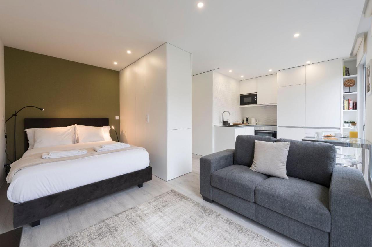 Lovelystay - Modern Loft With Gym & Free Parking Minutes Away From Cbd بورتو المظهر الخارجي الصورة